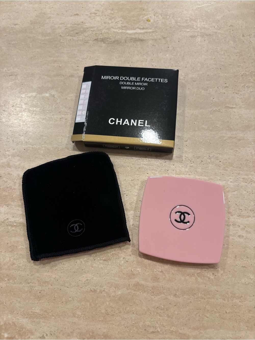 CHANEL Pink Compact with Black CC Emblem - Picture 2 of 3